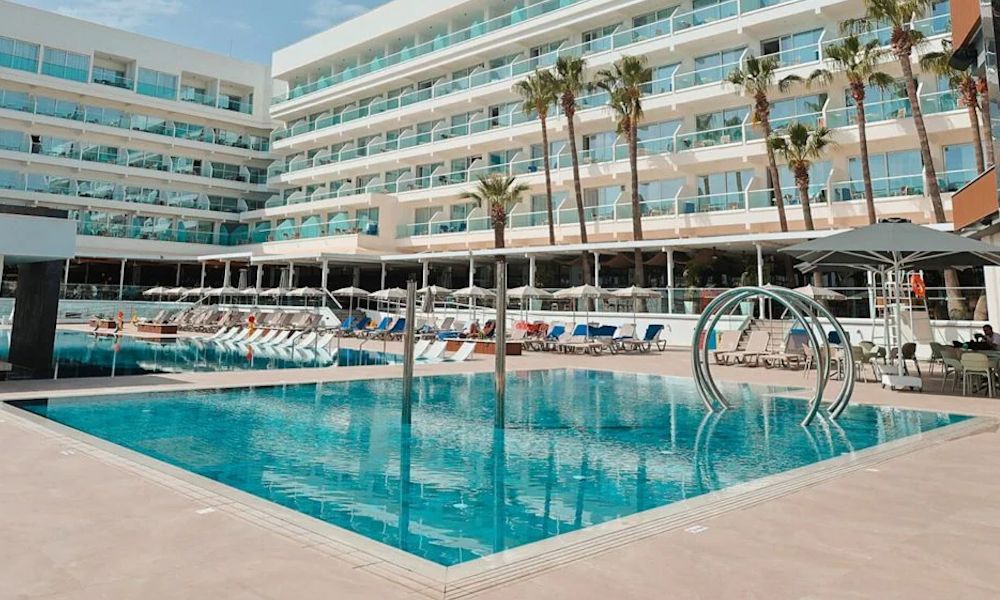 Cavo Maris Beach Hotel