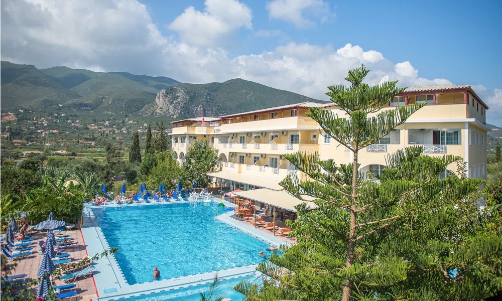 Koukounaria Hotel and Suites