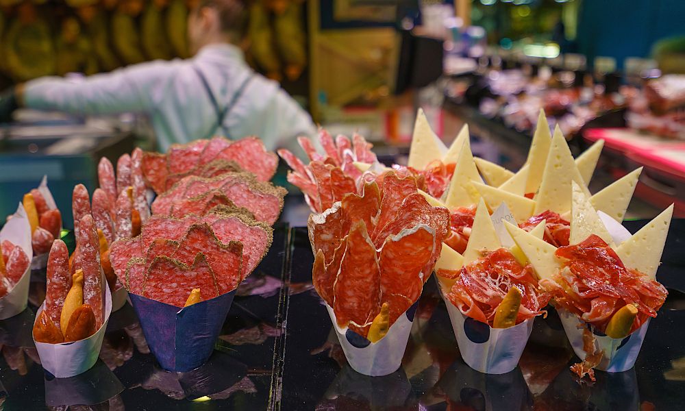 /api/cms/uploads/spain_jamon_and_chorizo_food_meal_80096c8adc.jpg