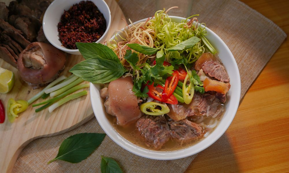 /api/cms/uploads/vietnam_food_meal_soup_007442181f.jpg