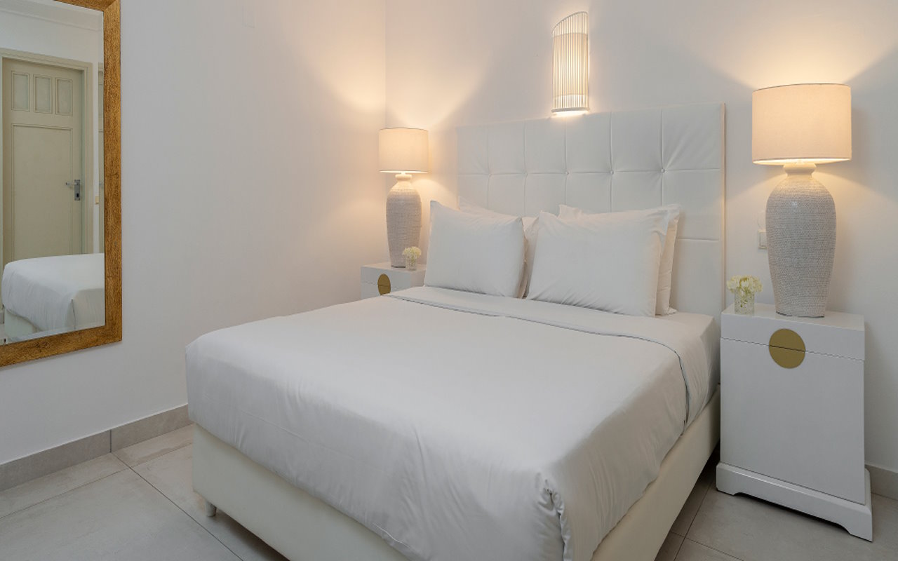 01-one-bedroom-bungalow-suite-creta-palace-luxury-sleeping-quarters-33360
