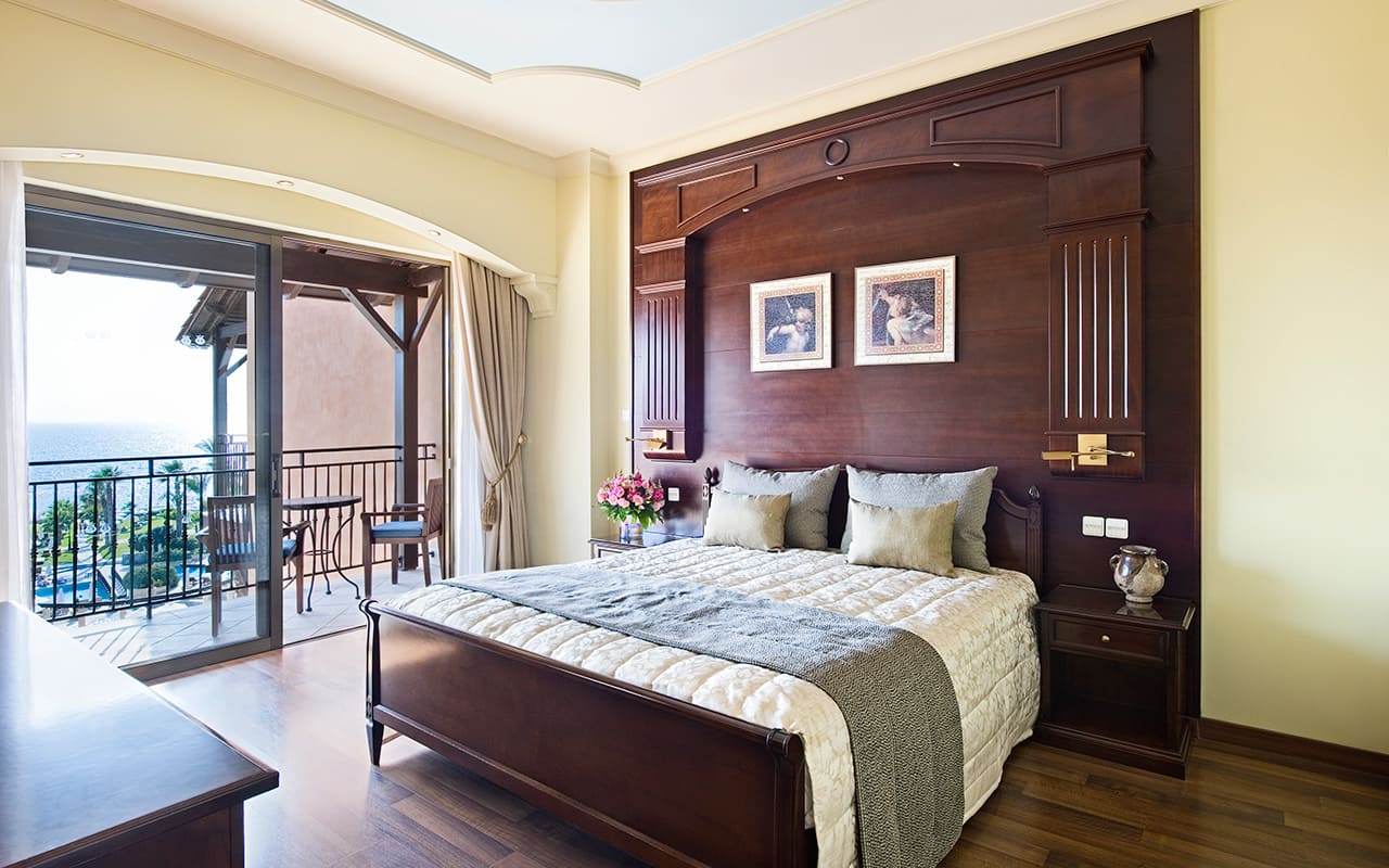 022B-thalia_suite_bedroom