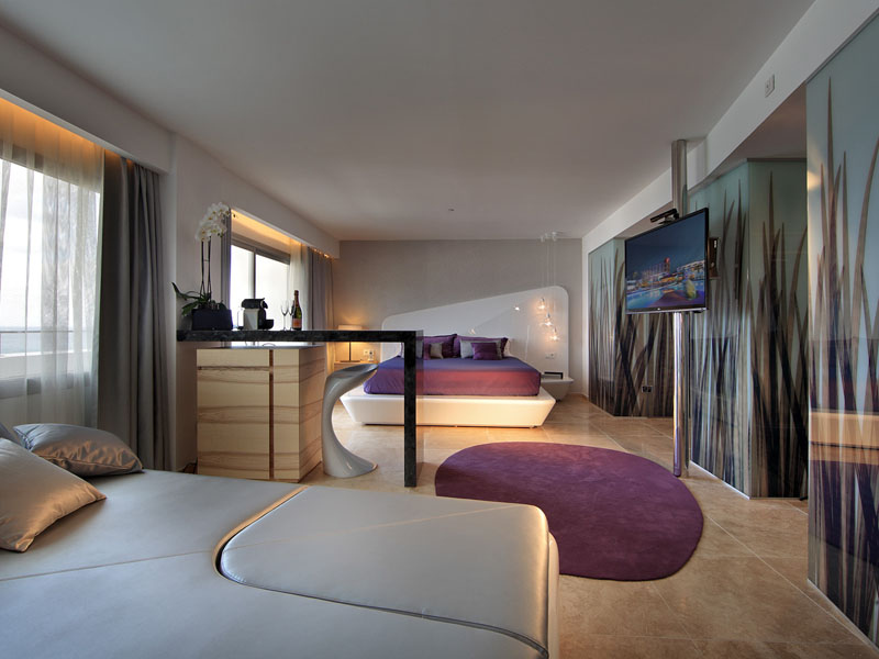 47_ushuaia-beach-hotel-anything-can-happen-suite1