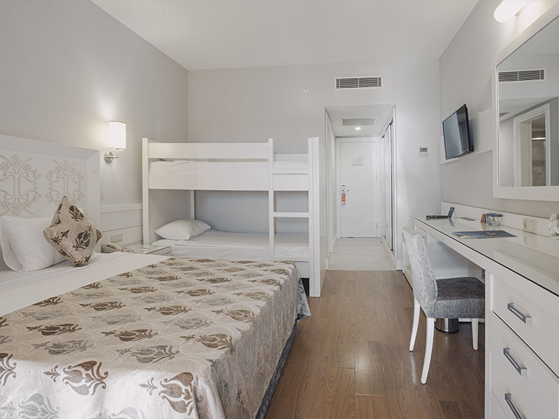 AMELIA_hotel_bunk