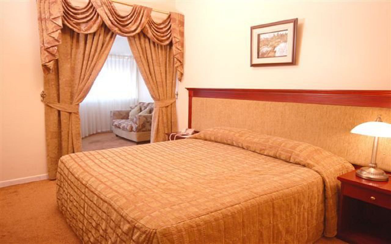 Al Bustan Hotels Flats Sharjah (1)
