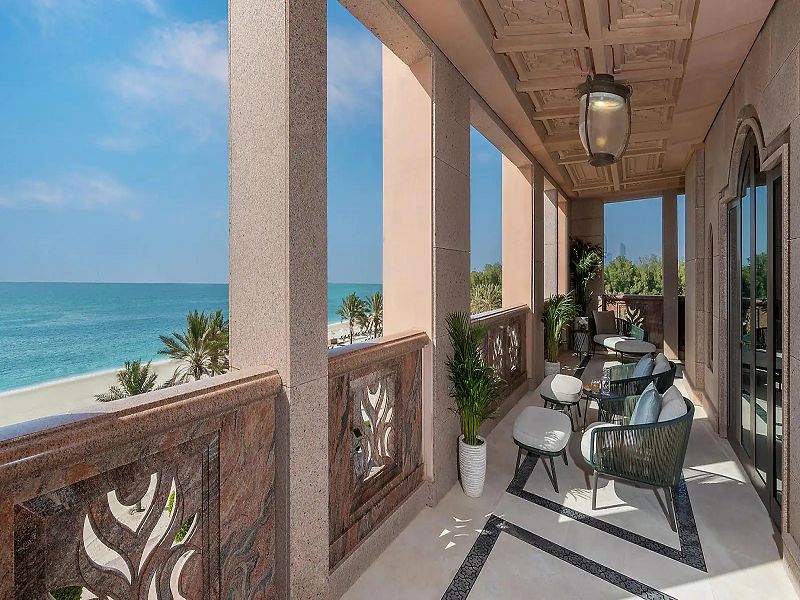 AnyConv.com__abu-dhabi-panoramic-sea-view-suite-balcony
