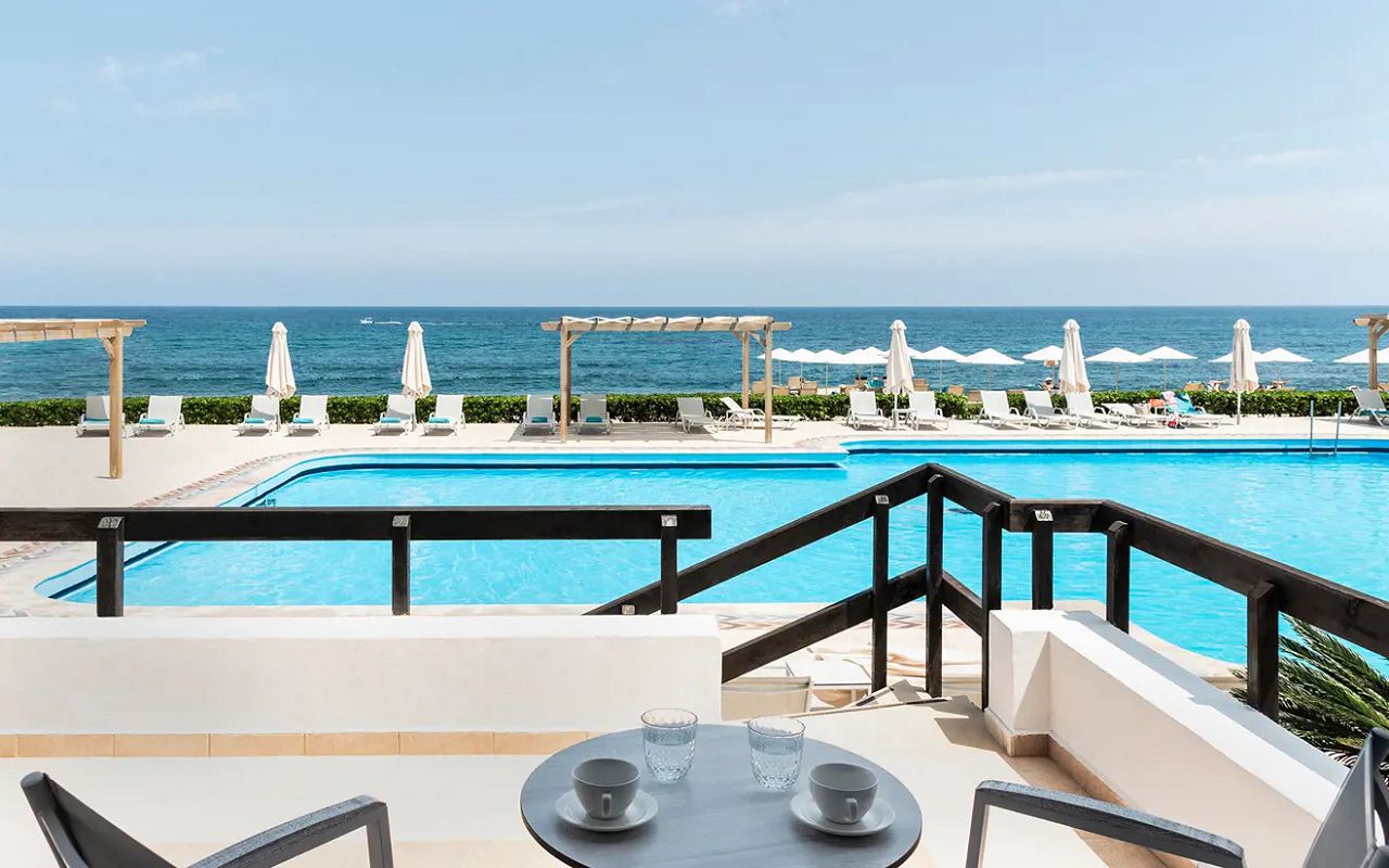 AnyConv.com__vip-sea-front-sharing-pool-balcony