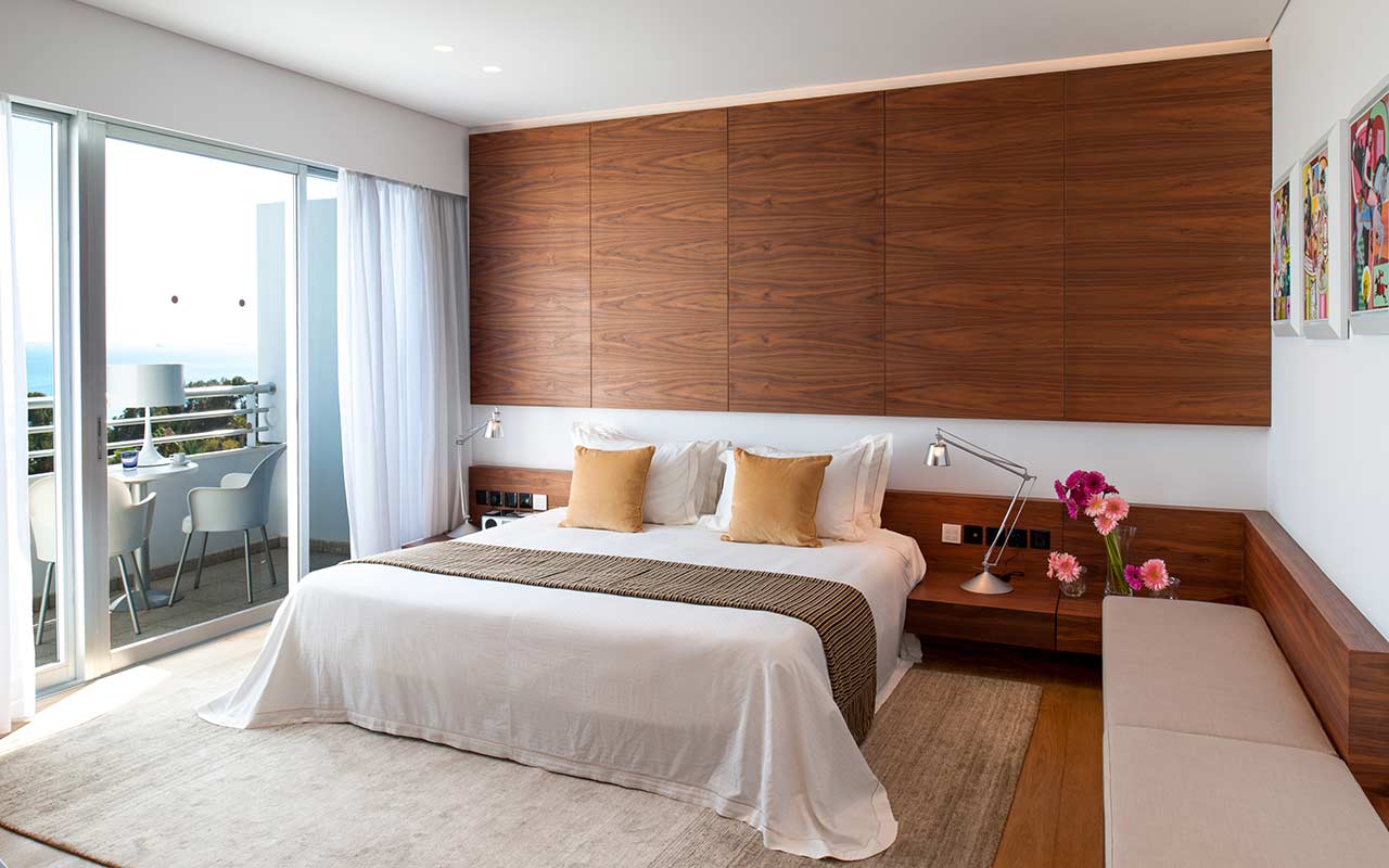 Aura-Suite-Bedroom