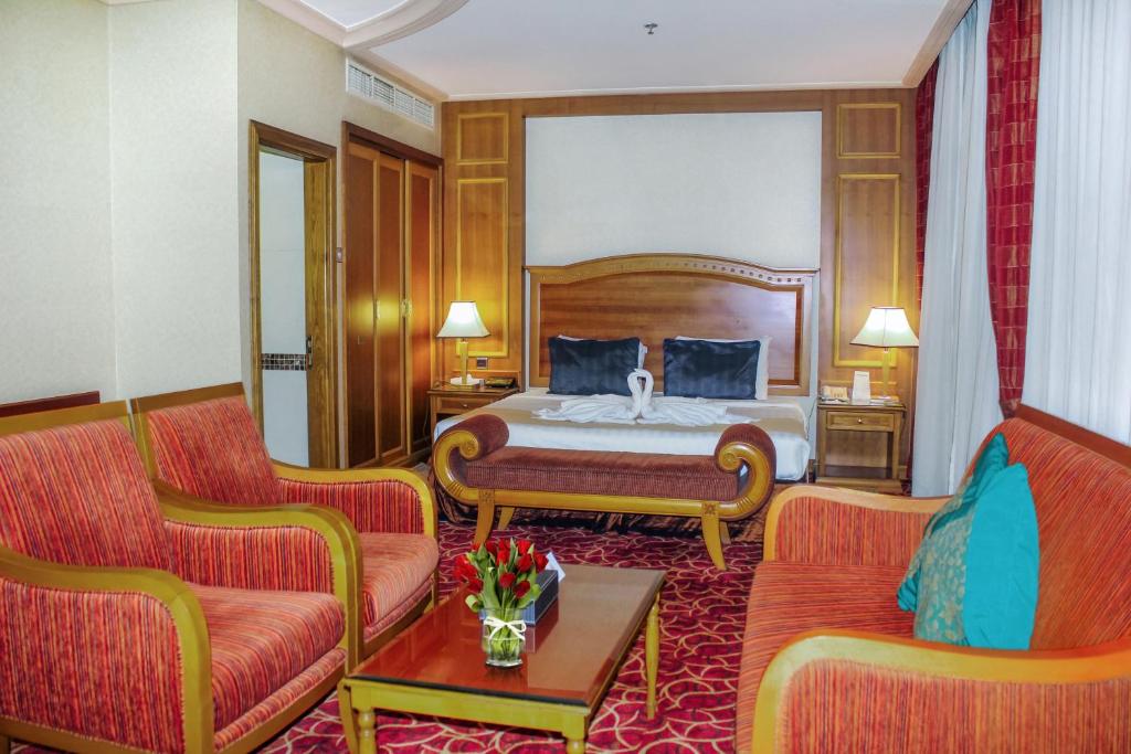 Avenue Suite 1