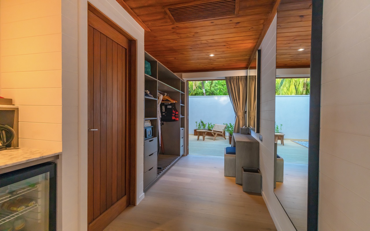 BeachPoolVillaInterior4