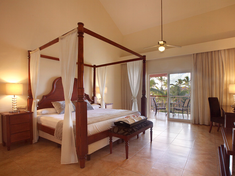 CLUB ONE BEDROOM SUITE WITH JACUZZI2