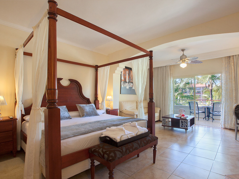 COLONIAL CLUB JUNIOR SUITE WITH JACUZZI