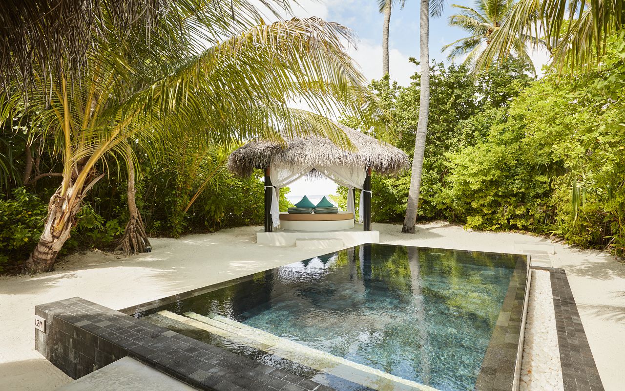 Deluxe Beach Villa with Pool (5)