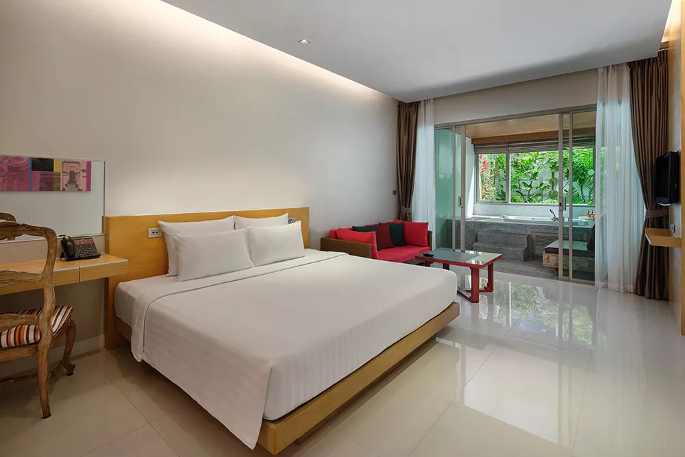 Deluxe Jacuzzi Room 1