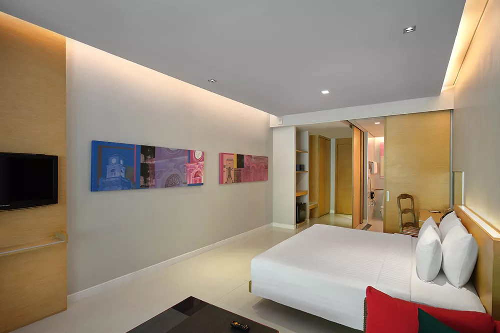 Deluxe Jacuzzi Room 6