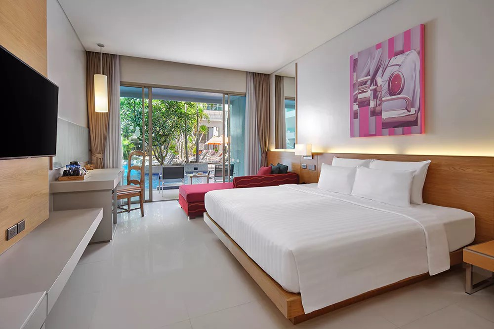 Deluxe Pool Access Room 1
