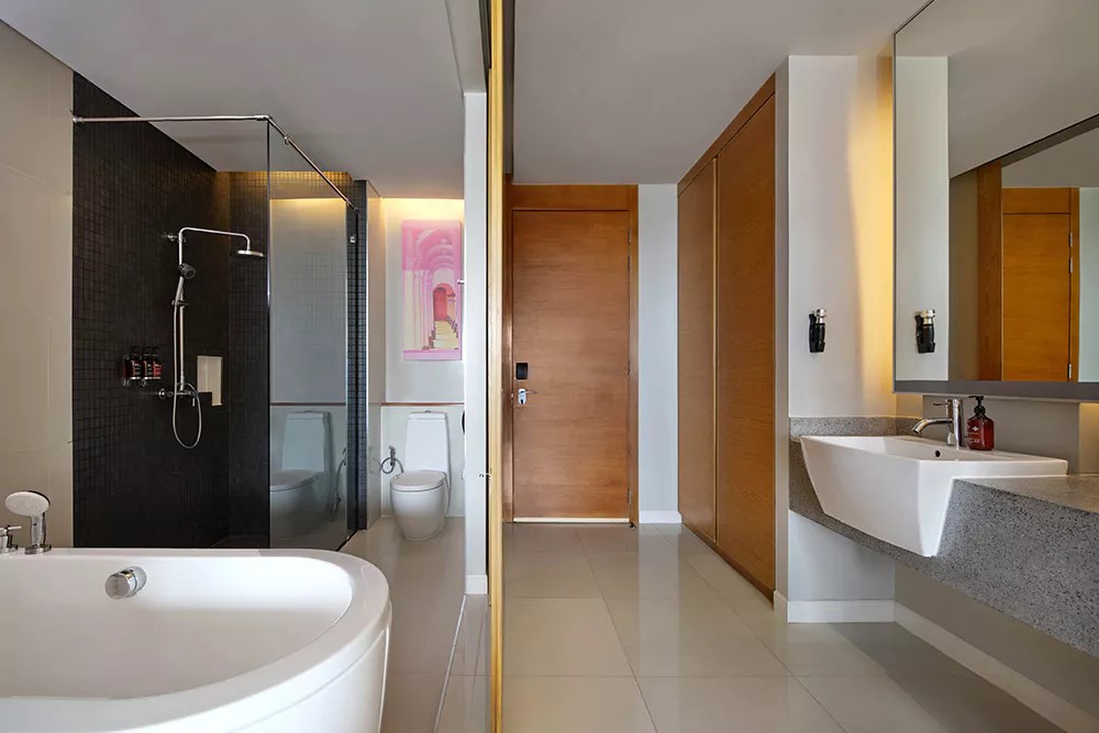 Deluxe Pool View Room 4