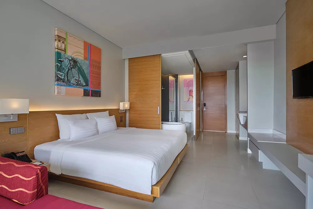 Deluxe Pool View Room 5