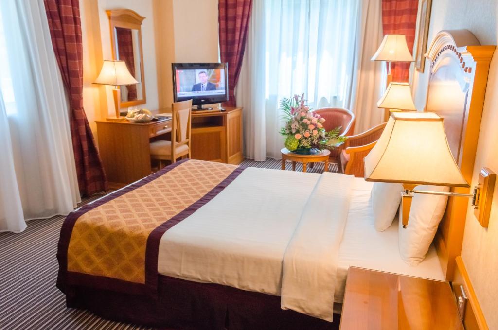 Deluxe Room 1