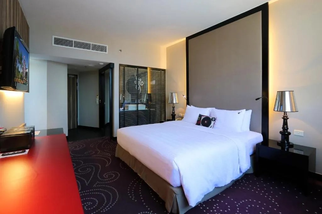 Deluxe Room 2