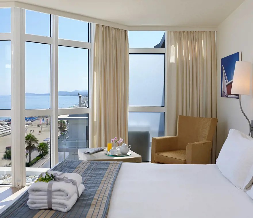 Deluxe Suite Front Sea View 1