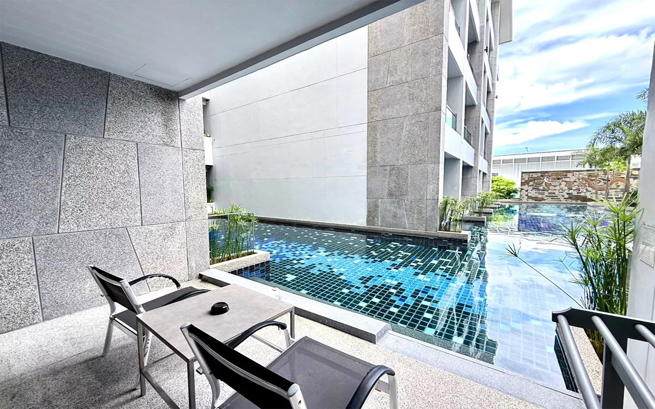 Deluxe Urban Pool Acess Room (3)