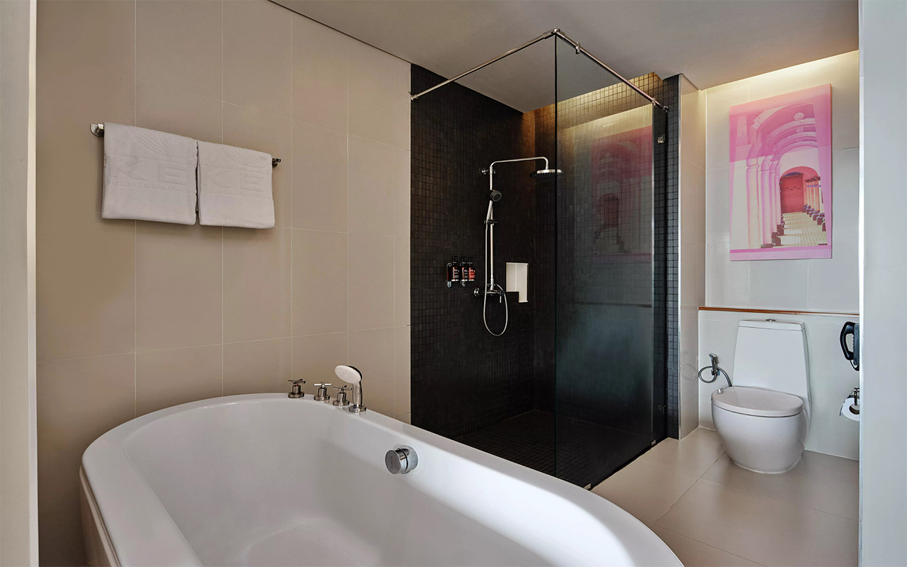 Deluxe Urban Pool Acess Room (7)