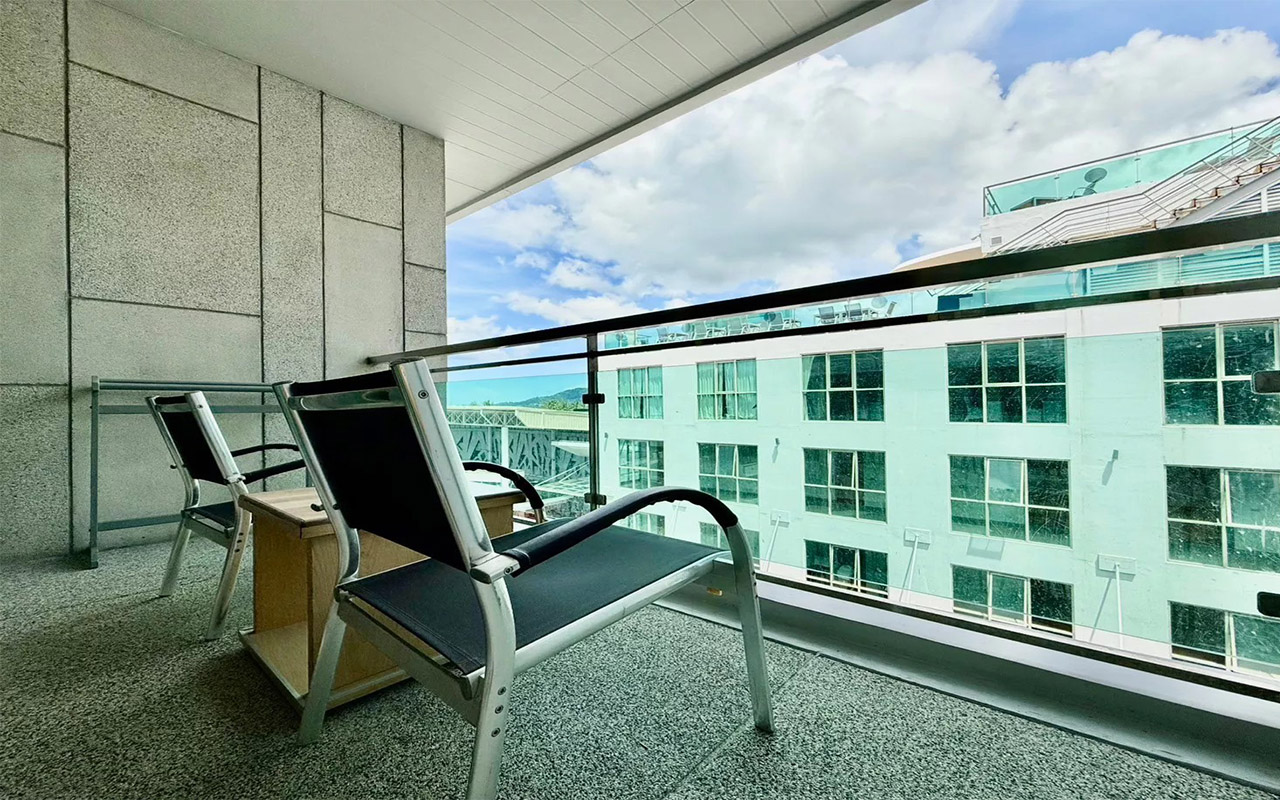 Deluxe Urban Room (4)