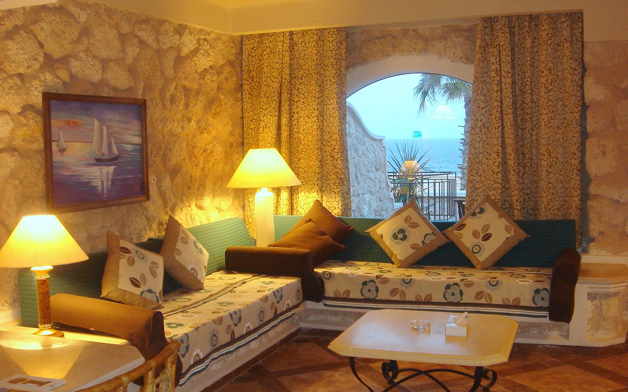Deluxe rooms ground floor sofa-min