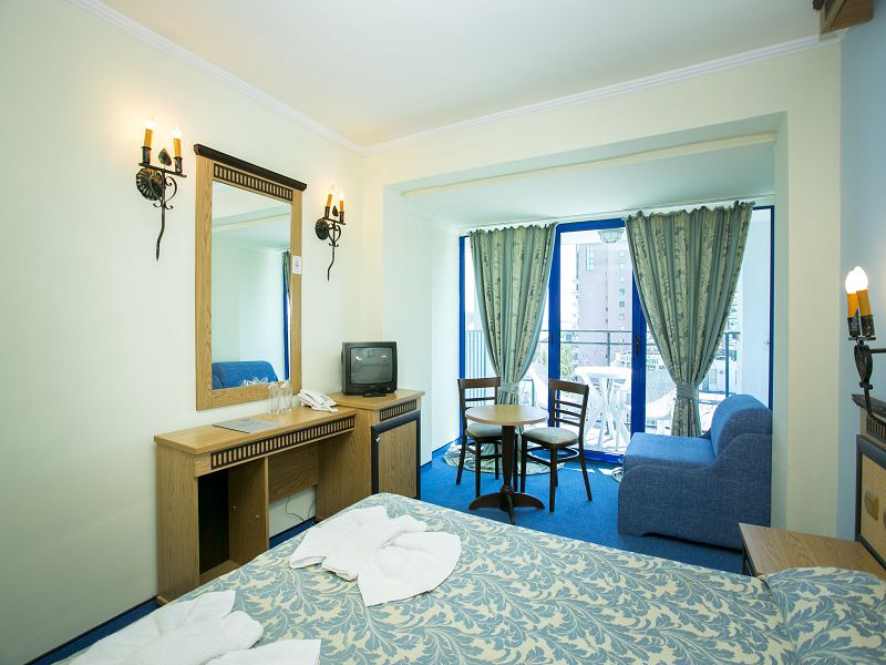 Double-Room-Metropol-Balcony-Chaika-Beach-Resort-5