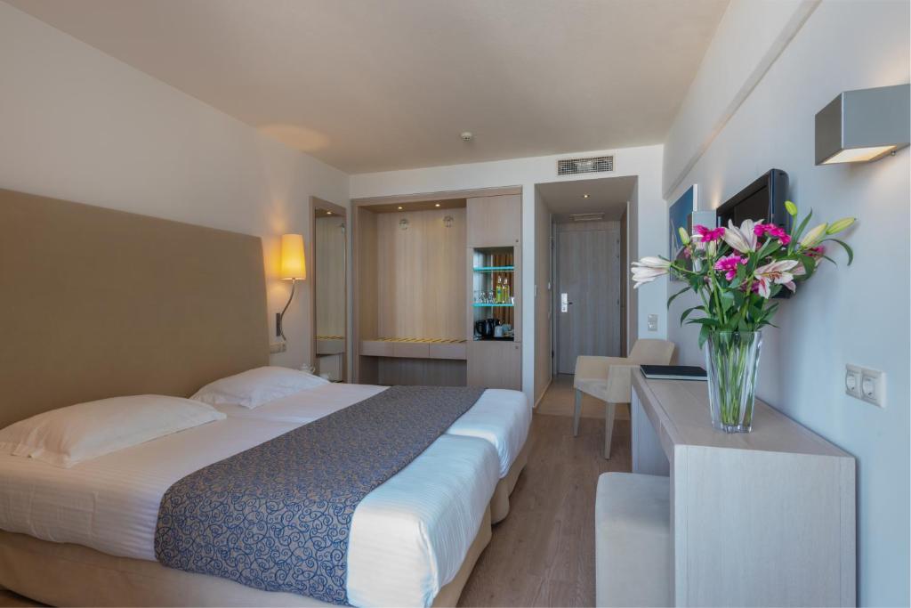 Double Room Sea View 3