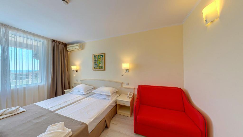 Double or Twin Room with Balcony 2