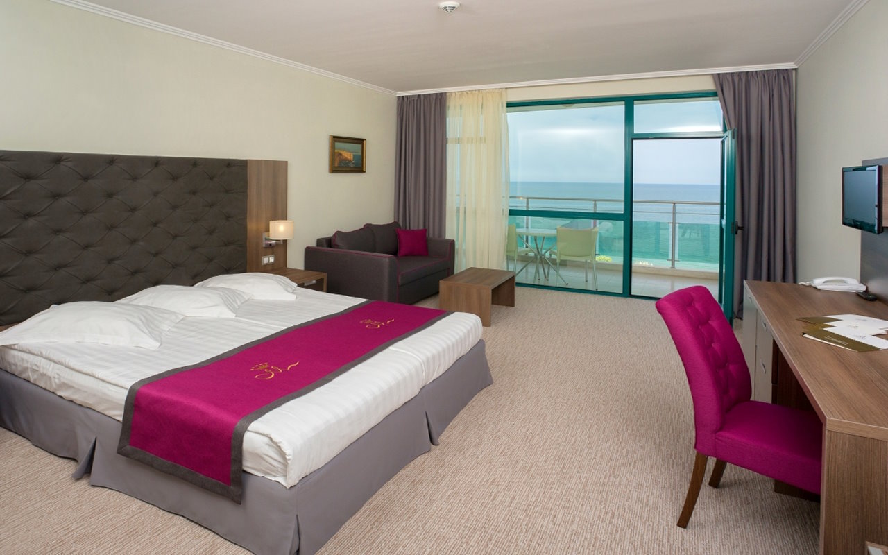 Double-room_sea-view_double-bed