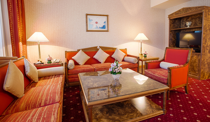 Emiri Suite2