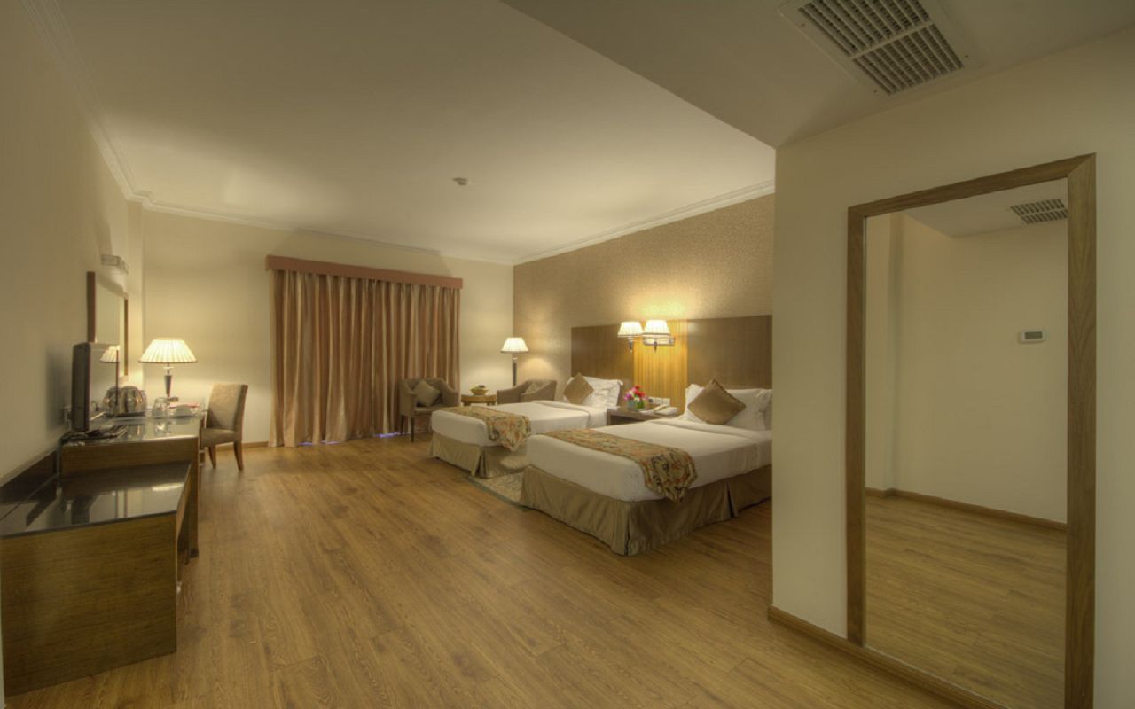 Executive-Suite-Twin-Room-7