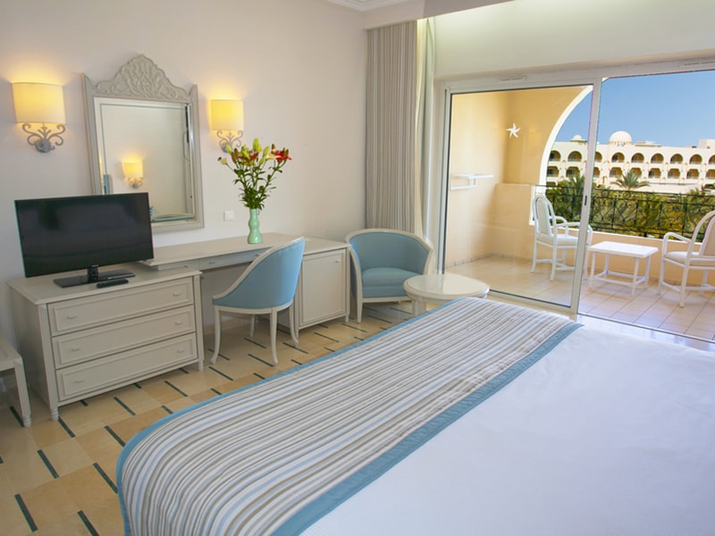 Family Room_04-min