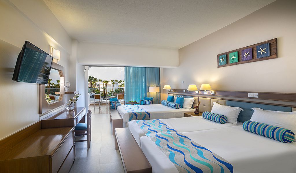 Family-Side-Sea-View-room-5