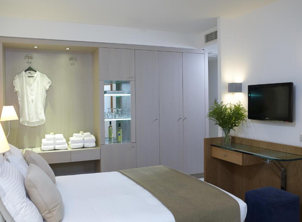 Family Suite 2 Bedrooms 5