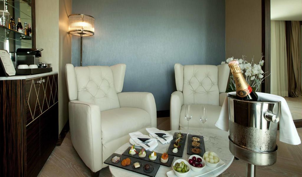 Golden Horn Terrace Suite with Sea View - Business Lounge Access 4-min