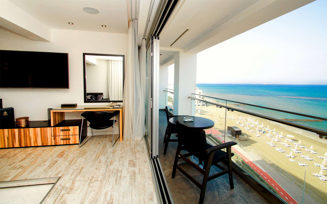 Grand Executive Suite Front Sea View (8)