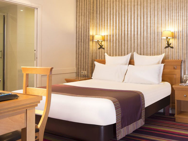 Hotel-Mondial-Paris-Chambre-Double-Confort-309-G-870x580
