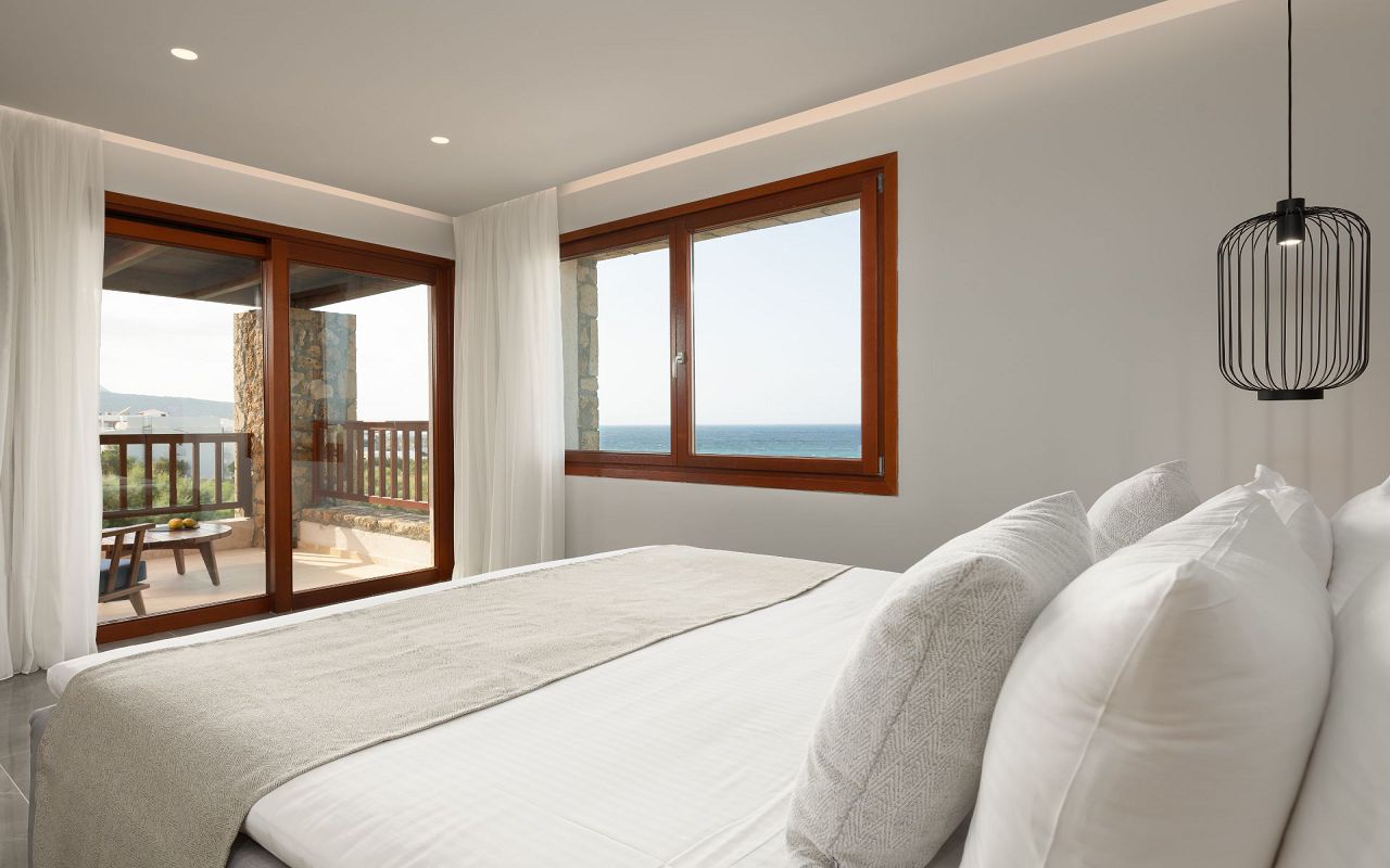 Ikaros_Luxury_Resort_Spa_Suite-Sea-View-6