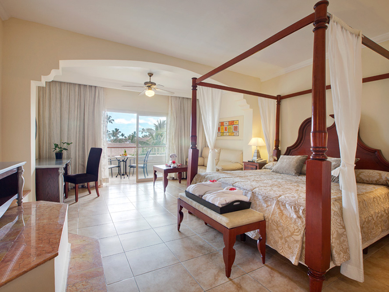 JUNIOR SUITE WITH JACUZZI