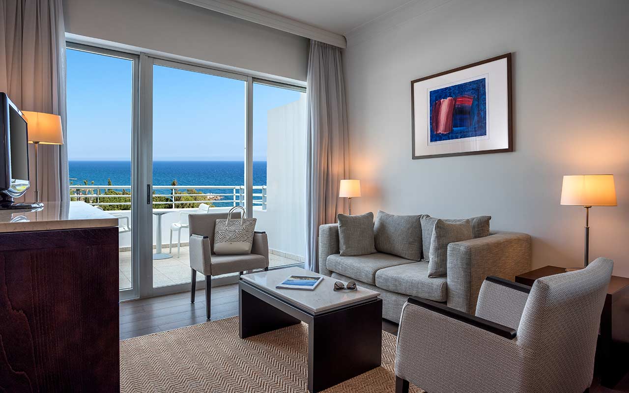 Luxury-Studio-Sea-View-Living-Room