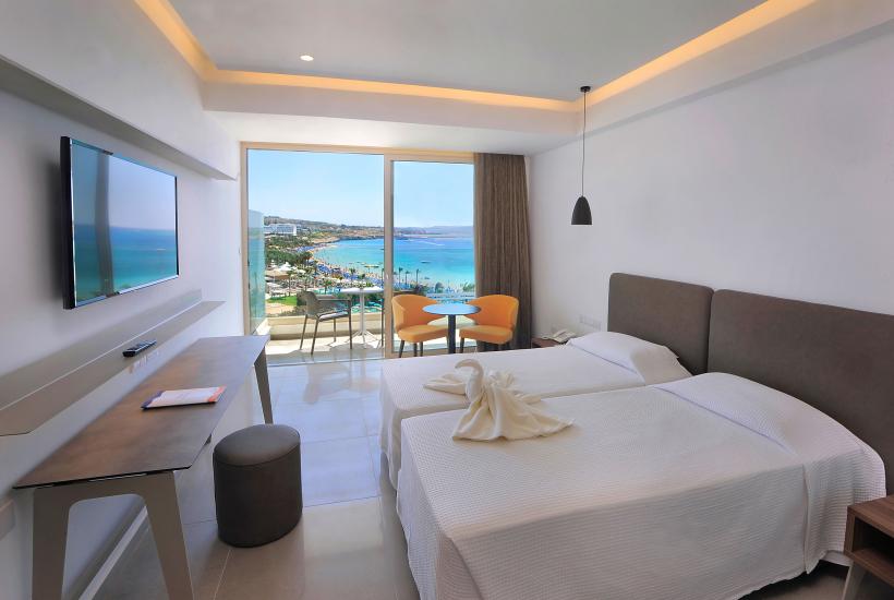 Luxury-sea-view-room-1.ab0a498e369d75eb903ae28e02973420