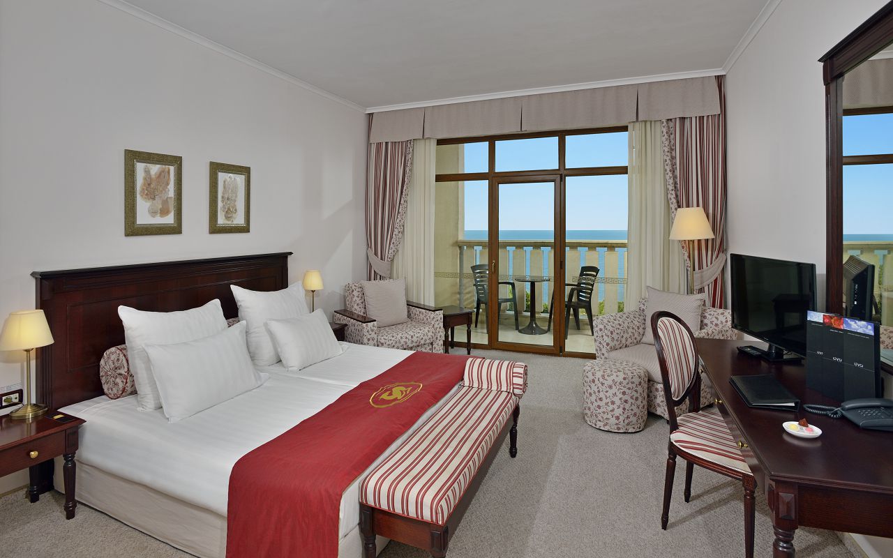 Melia Grand Hermitage_Deluxe Sea view room_king size bed