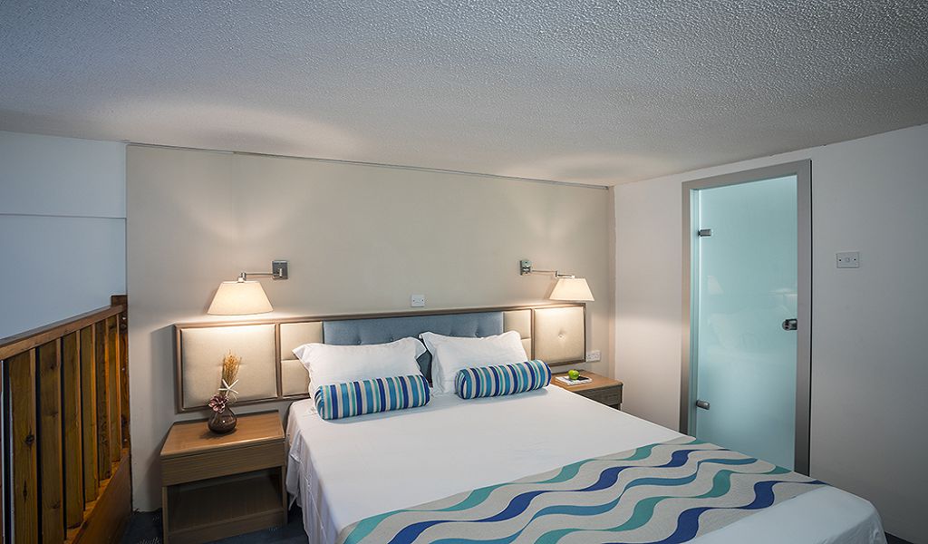 Mezzanine-Family-Room-Upstairs-Bedroom-4