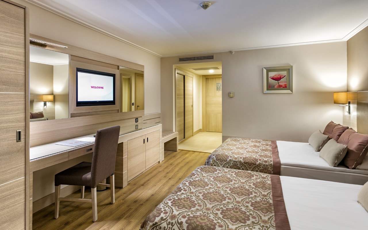 Miracle Resort Hotel (78)