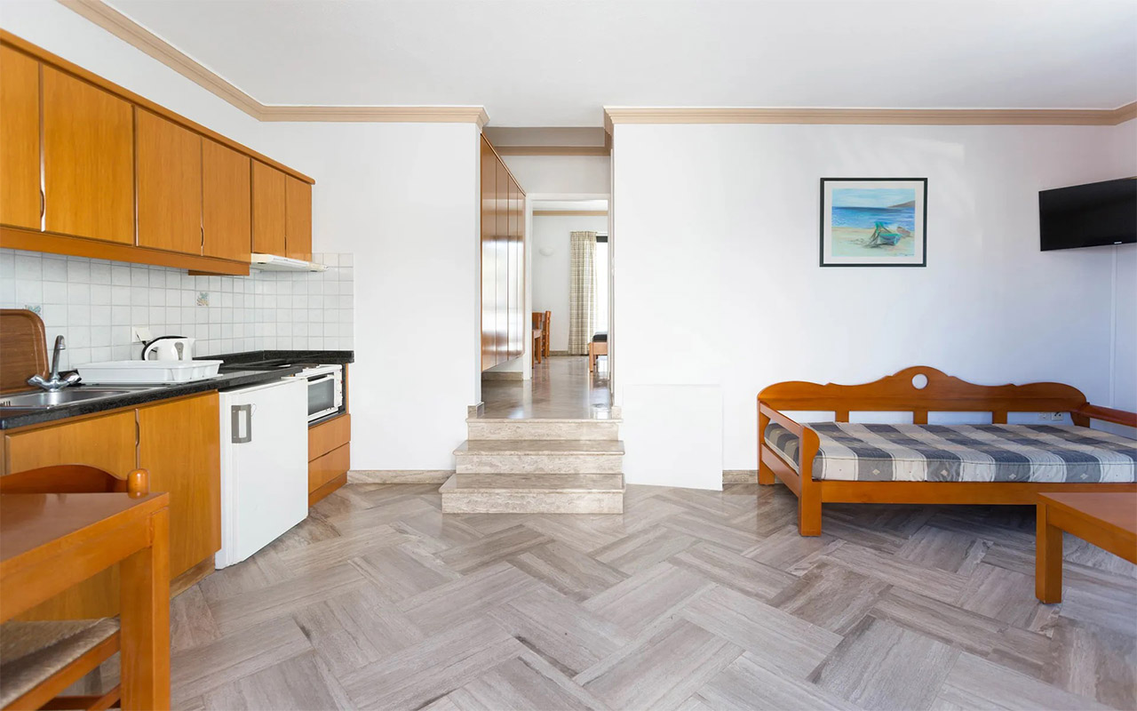 One Bedroom Apartment (2)