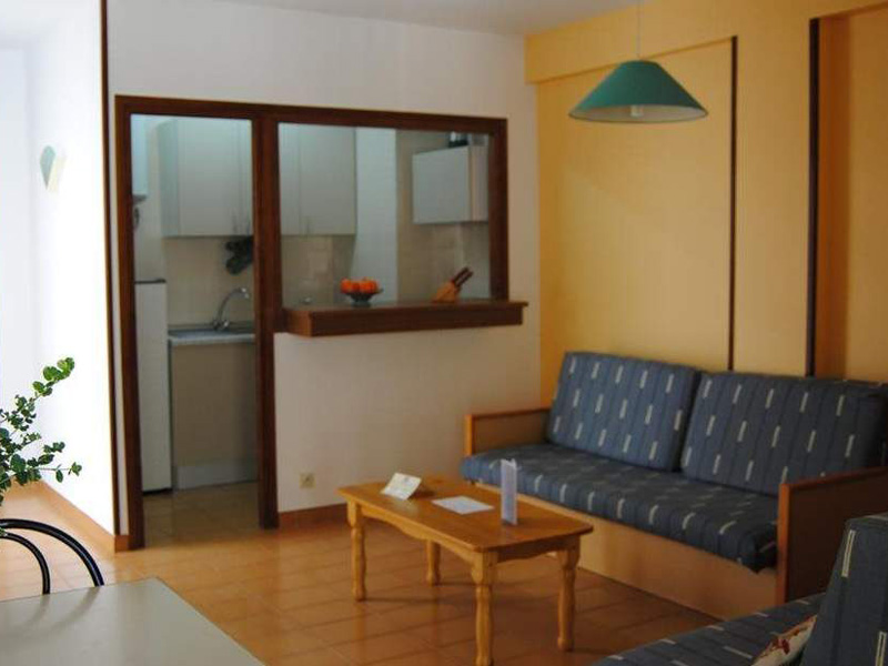 One-Bedroom Apartment (2 Adults)7